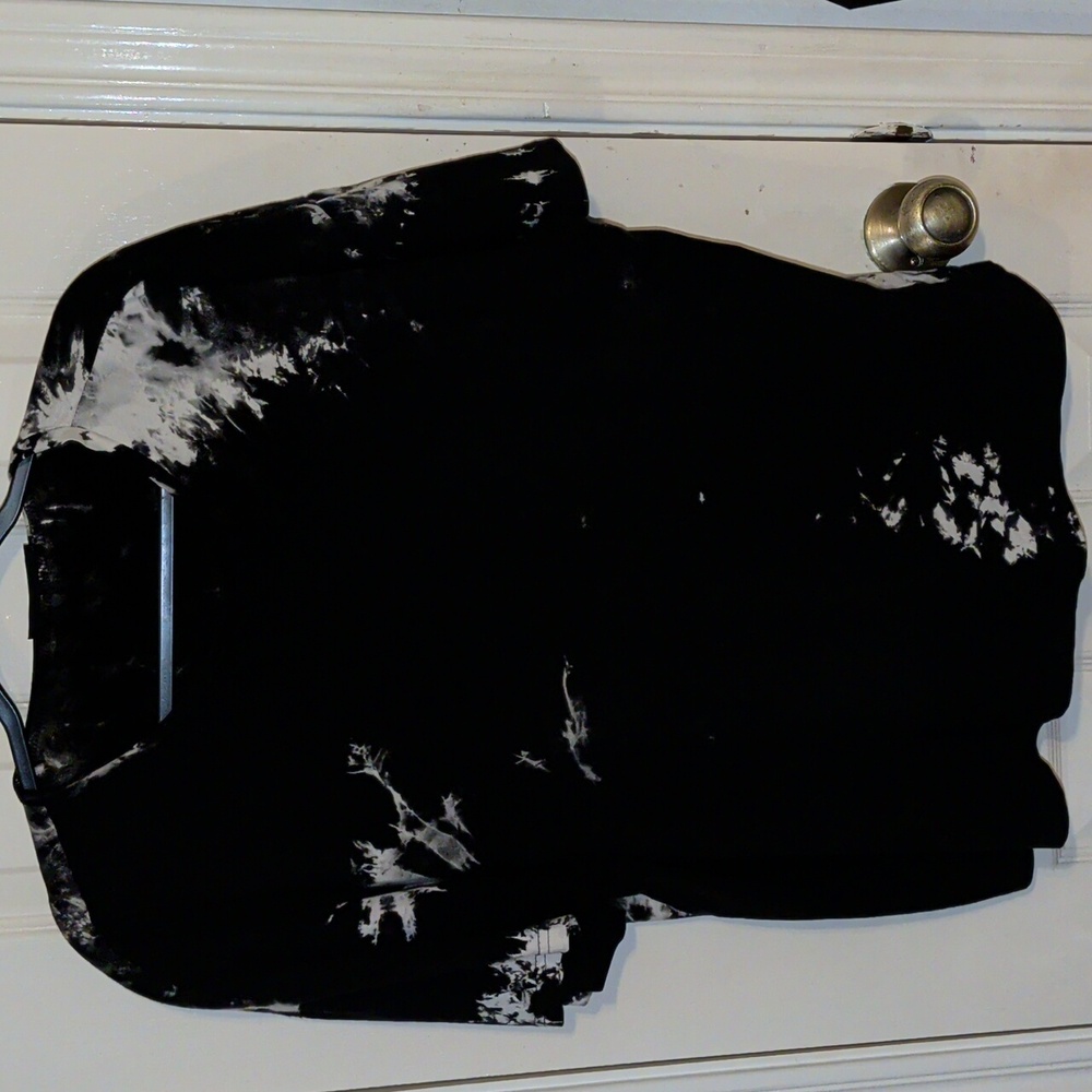 Black and White Tie-Dye Women's Top